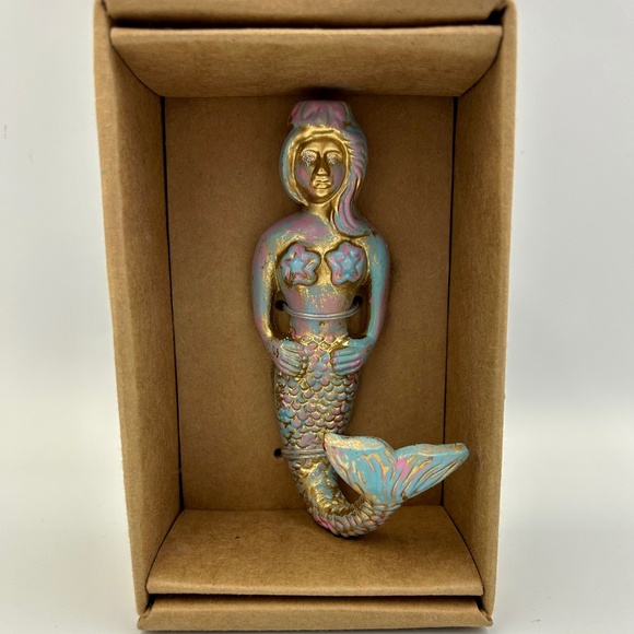 Metal Mermaid Wall Hook Nautical Decor Beach Bathroom Gold Blue Pink Girls Room - Picture 1 of 6